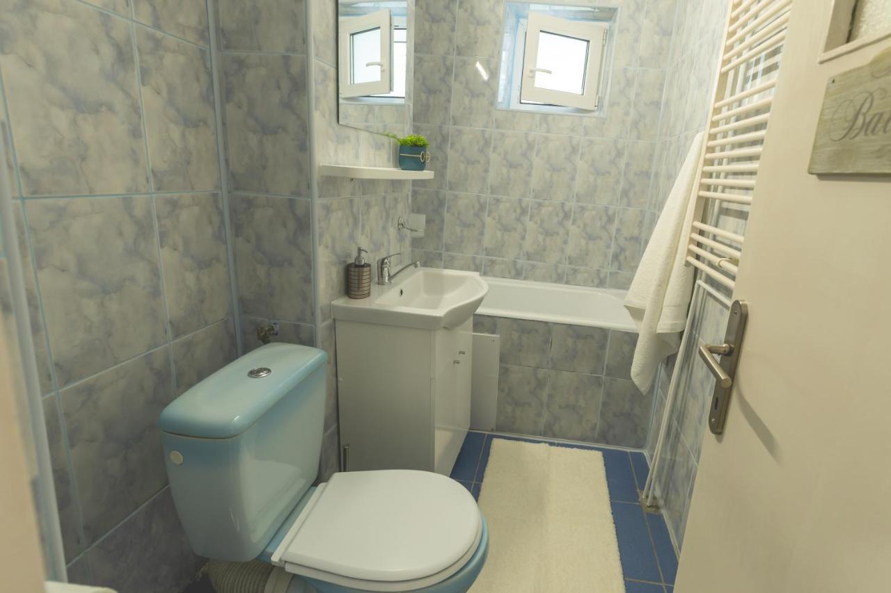 Luxury 2 Bedroom Holiday Apartment Pitesti Exterior photo